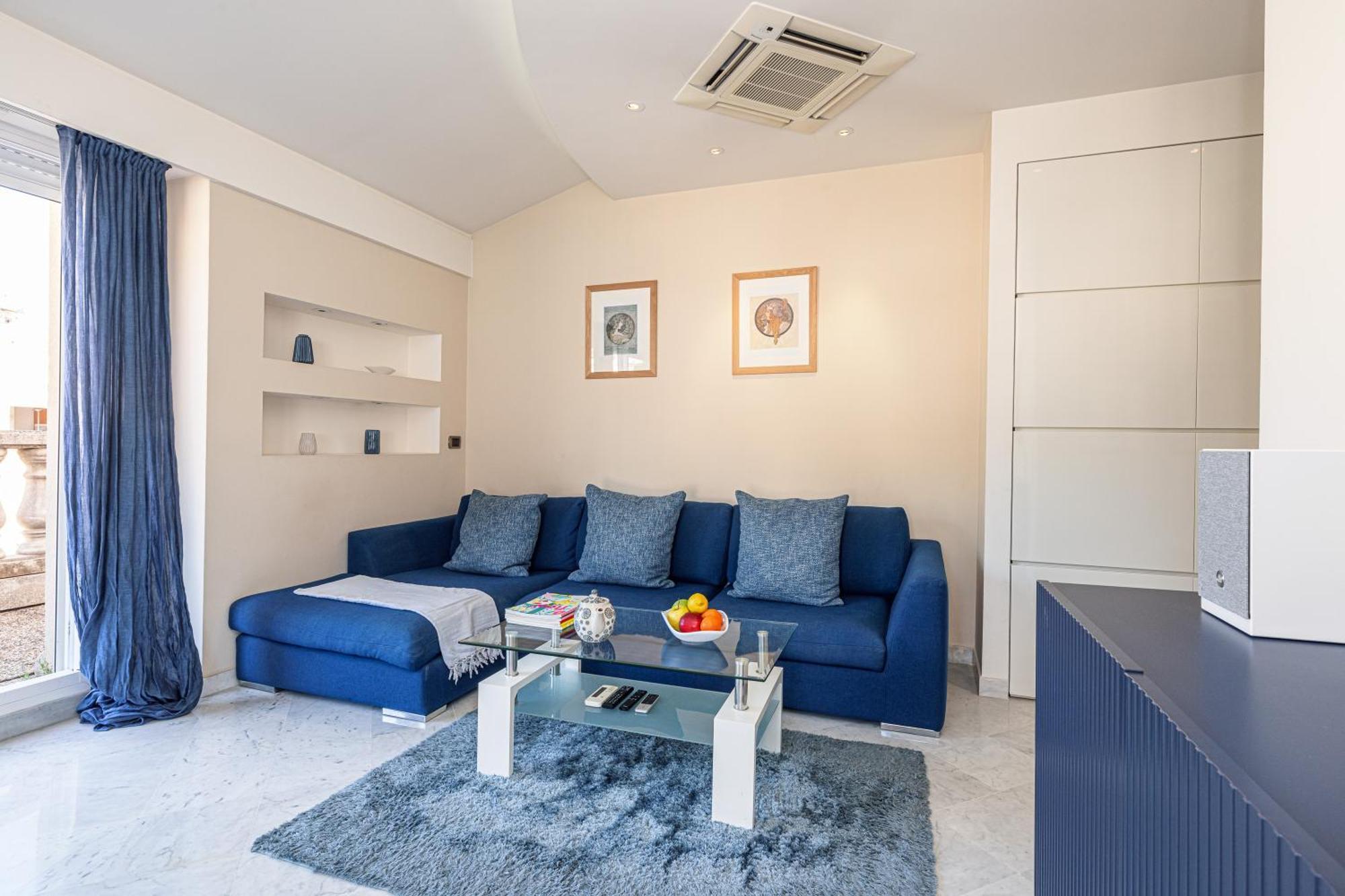 מנטון Victoria Bergamote Attic - Happy Rentals מראה חיצוני תמונה